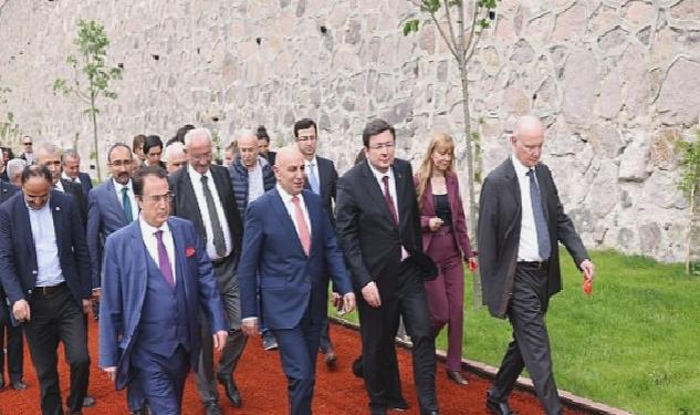 Deniz Baykal Parkı Keçiören’de Açıldı