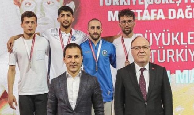 Güreşçiler Türkiye Şampiyonasından 2 madalya çıkardı