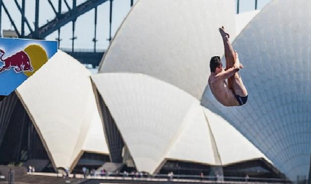 ‘Red Bull Cliff Diving’ Dünya Serisi Boston’da Başlıyor