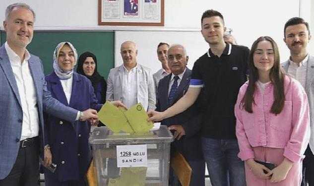 Ülkemiz Yatırımlarını Büyütmeye Devam Edecek