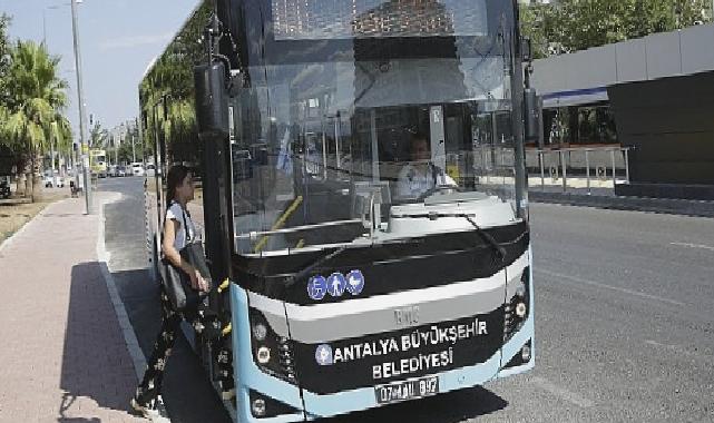 Antalya Büyükşehir Belediyesi’ne ait resmi plakalı toplu ulaşım araçları ve hafif raylı sistem araçları 4 günlük bayram tatilinde toplu ulaşımda ücretsiz yolcu taşıyacak.