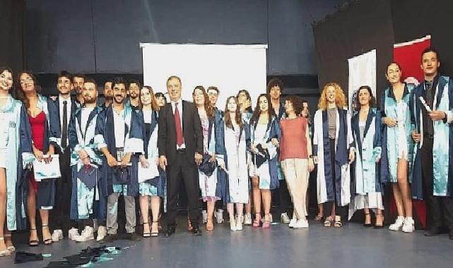 EÜ Çeşme Turizm Fakültesi çatısı altında ilk mezunlarını verdi
