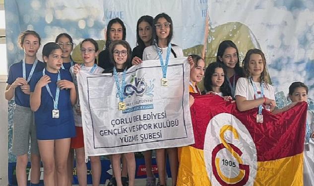 Yüzücülerimiz Turnuvadan Başarıyla Döndü