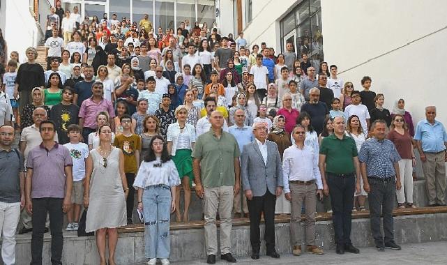 Karabağlar Belediyesi’nden başarılı öğrencilere bisiklet armağanı
