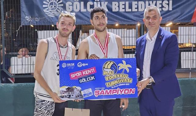 Plaj voleybolu turnuvası çekişmeli müsabakalar ile tamamlandı 