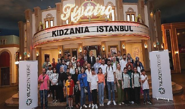 Yıldız Entegre’den görme engelli depremzede çocuklara WeWALK akıllı baston hediye