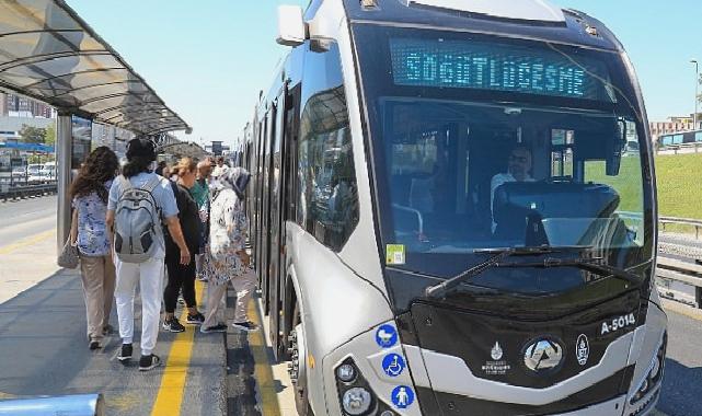 İstanbul Büyükşehir Belediyesi’nin Yeni Metrobüsleri Sefere Başladı
