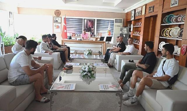 Kemer 2020 Futbol Kulübü’nden Başkan Topaloğlu’na ziyaret