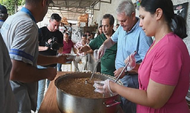 Kemer Belediye personeline aşure ikramı