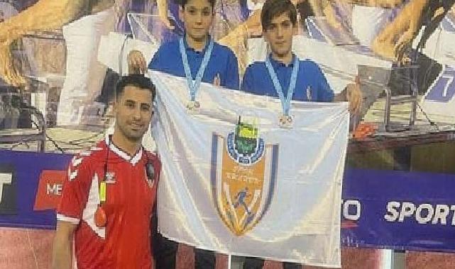 İnegöl Belediyesi’nin Genç Yüzücüleri Madalyalara Kulaç Attı