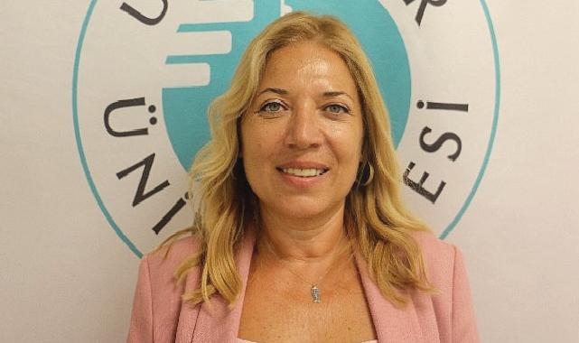İngilizce bir iletişim aracı olarak öğretilmeli