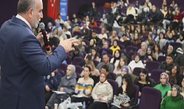 Canik Belediye Başkanı İbrahim Sandıkçı, eğitimde model olan projeleri ilçeye kazandırdıklarını söyledi.