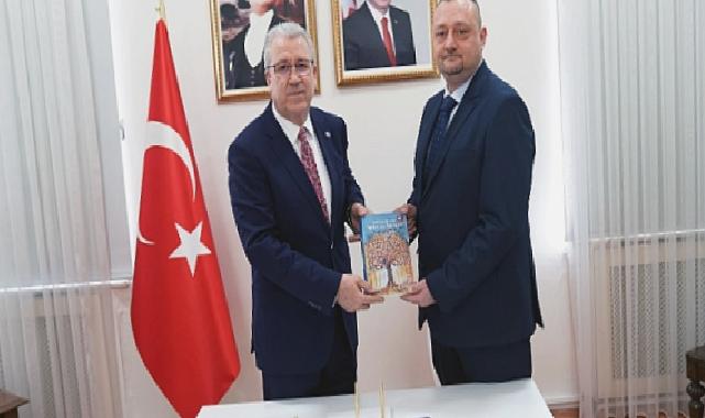 Egeli Akademisyenlerden Cumhuriyetin 100. yılına özel kitaba katkı
