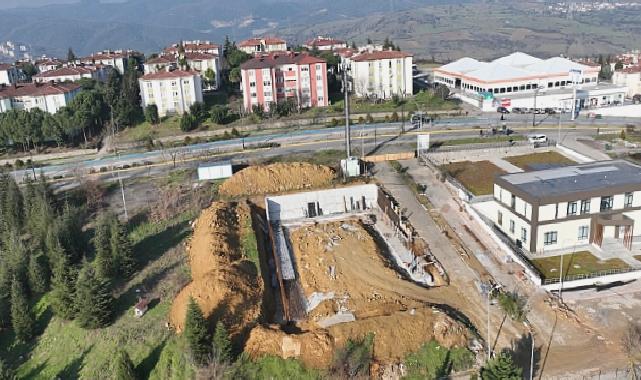 İzmit Ayazma Mahallesi futbol sahası devam