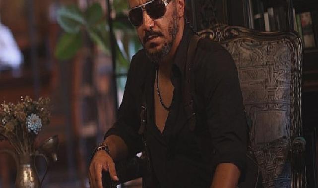 Malik Ayhan müzikteki başarısını ticarete taşıdı