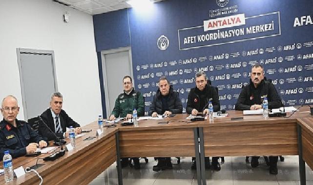 Antalya Büyükşehir Belediyesi afetzedelerin yanında