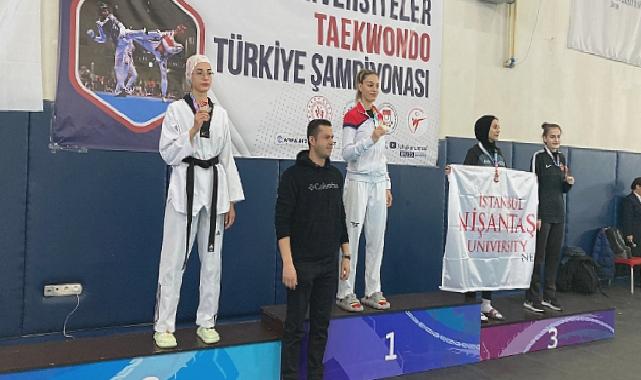 DEÜ’lü Tekvandocu Türkiye şampiyonasından Gümüş madalya ile döndü