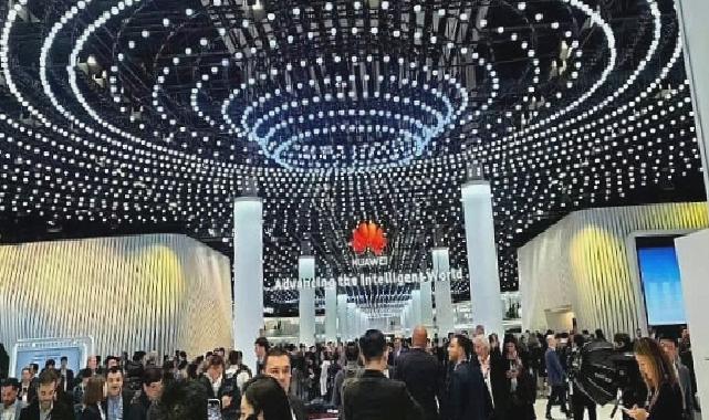 Huawei modaya yön veren ürünlerini Mobil Dünya Kongresi 2024’te tanıttı