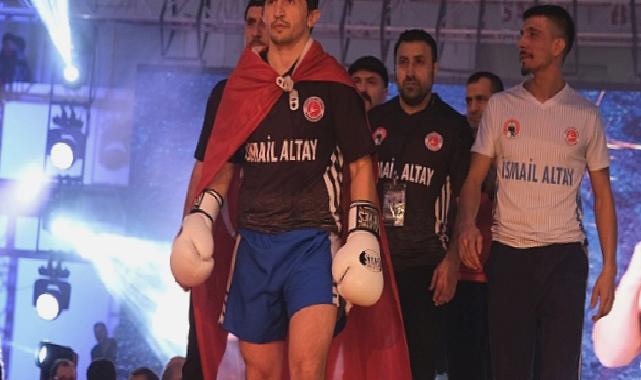 Kocaeli’de kick boks fırtınası esti;Dövüşçüler ringin tozunu attırdı