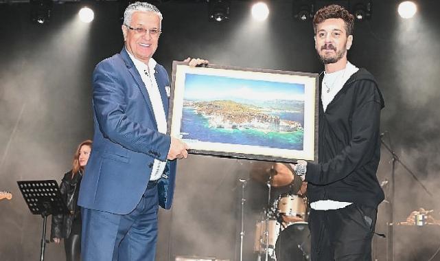 Rock grubu Kolpa Kemer’de konser verdi