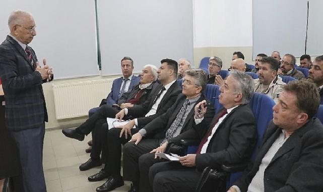“Süs Bitkileri Sektörü” Bayındır Meslek Yüksekokulunda bir araya geldi
