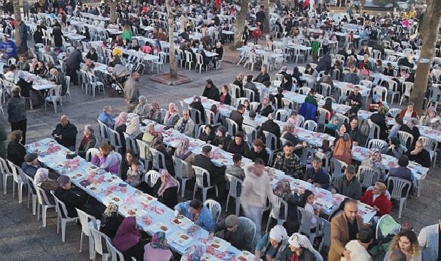 Aydın Büyükşehir Belediye Başkanı Özlem Çerçioğlu Efeler’in Umurlu Mahallesi’nde vatandaşlarla bir araya geldi