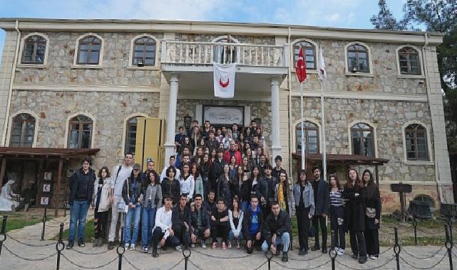 Gaziemirli gençler Çanakkale’de tarihin izini sürdü