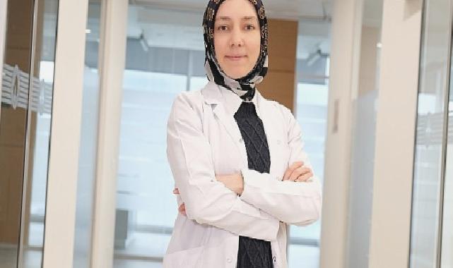 Soğuk içecekler dişlerinizi sızlatıyor mu? Uzmanı anlattı! Diş hassasiyeti tedavisi oldukça basit!