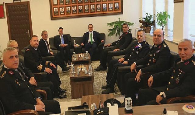 Başkan Aras’tan Bayram Sabahı Vatandaşlara Simit ve Peynir