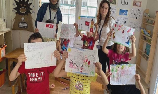 Egeli iletişimci gençler, miniklerin hayallerini sahneliyor
