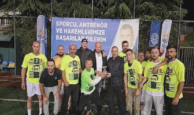 Gölcük Belediyesi 12. Birimler Arası Futbol Turnuvası’nda; Gelir Müdürlüğü’nü penaltılar sonucu yenen Gençlik Ve Spor Hizmetleri Müdürlüğü şampiyon oldu