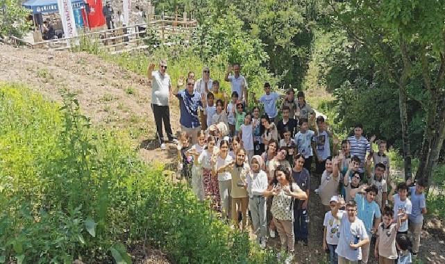 Gölcük Belediyesi tarafından başlatılan çalışma ile yeniden ihya edilerek ilçeye kazandırılan Yukarı Değirmendere’deki tarihi hamam, öğrencileri ağırladı