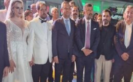 Güzelbahçe Belediye Başkanı Mustafa Günay, CHP Genel Başkanı Özgür Özel’inde katıldığı Melisa Yavaşoğlu ve Gaffar Çiçek’in düğün töreninde nikah şahitliği yaptı