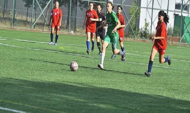 U13-U15 Kız Futbol Ligi’nde ilk düdük çaldı