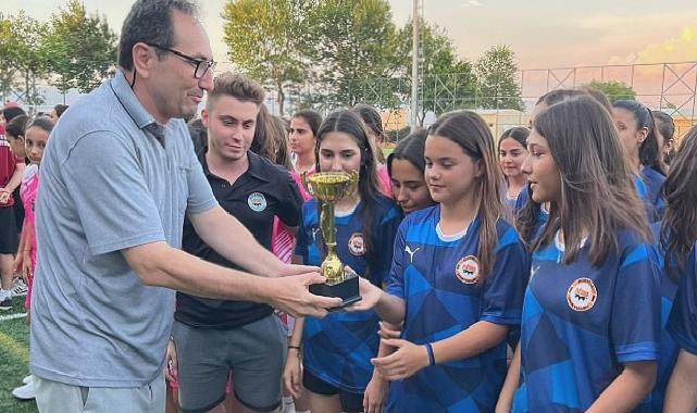 İzmir’in futbolcu kızları geleceğe umut oldu