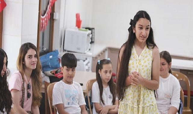 Konaklı çocuklar İngilizceyi eğlenerek öğreniyor